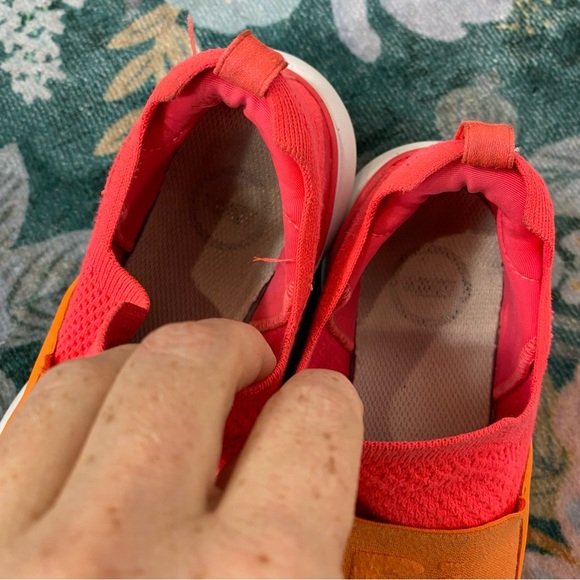 APL Techloom Bliss Sneakers Slip On Stretchy Knit Trainers 7.5 Coral Pink Orange - Picture 10 of 15